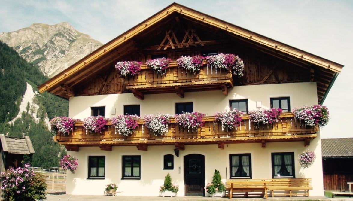 Auenhof Apartment Gschnitz Bagian luar foto